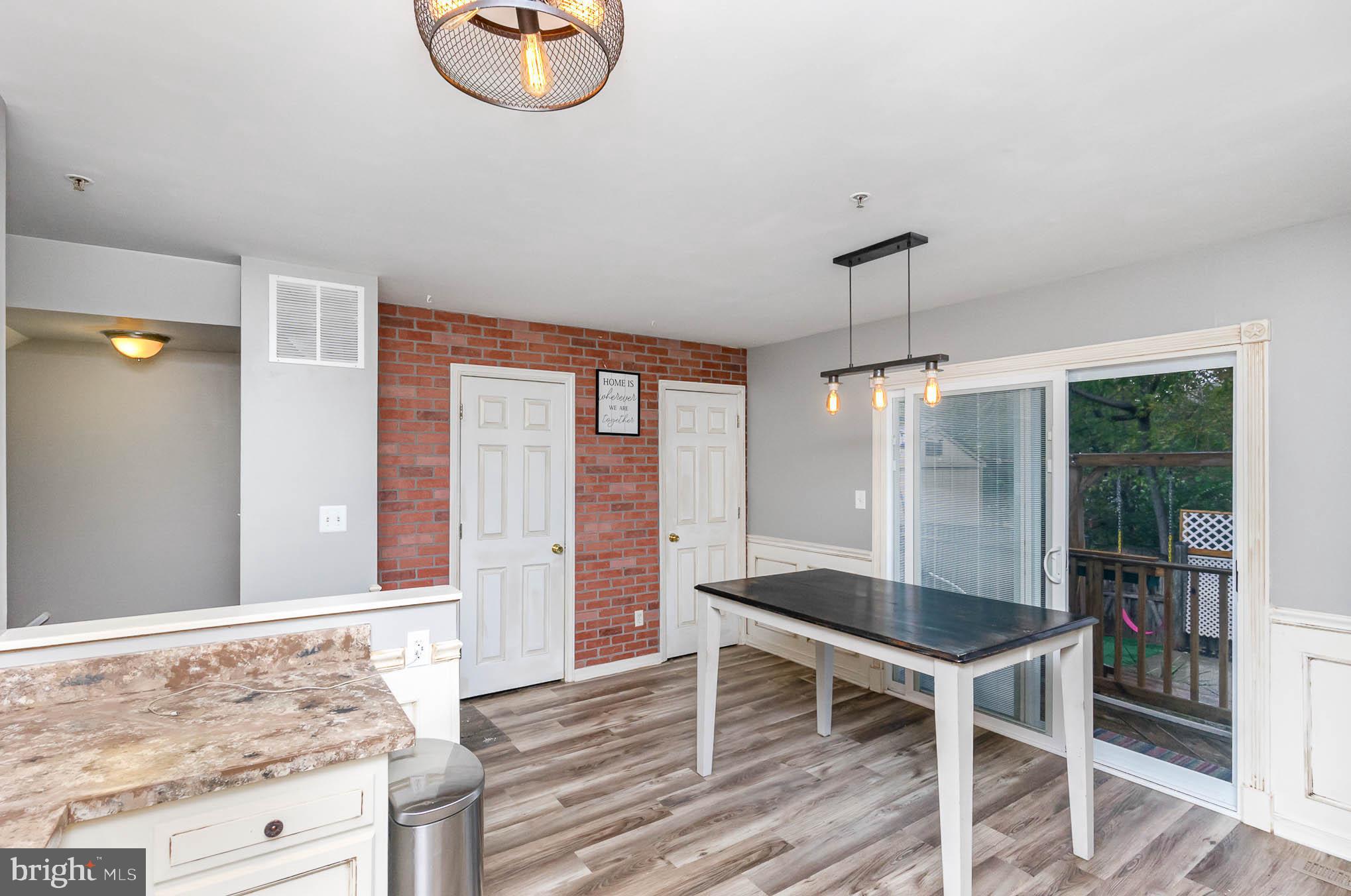 BOSTON COURTS - Residential