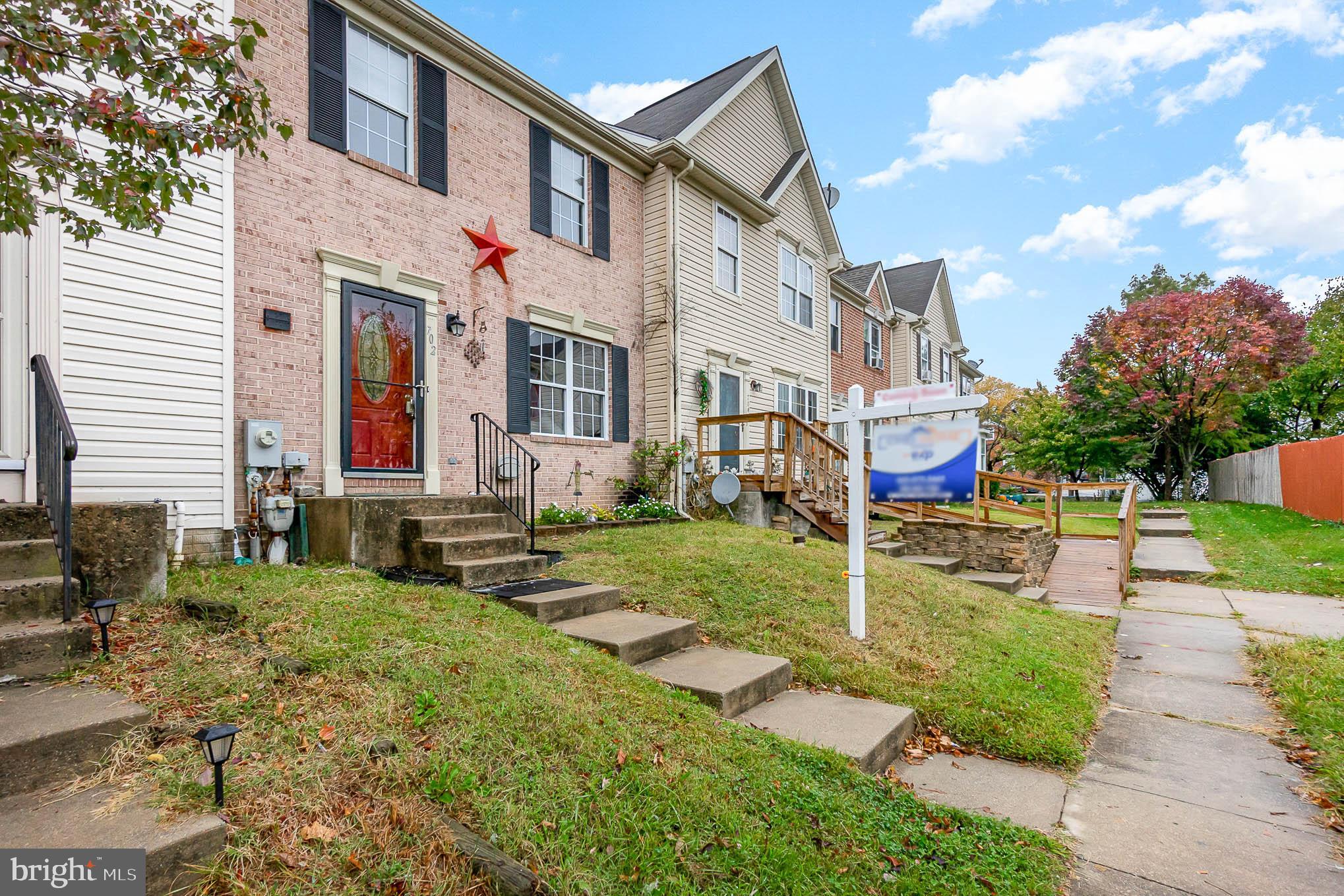 BOSTON COURTS - Residential