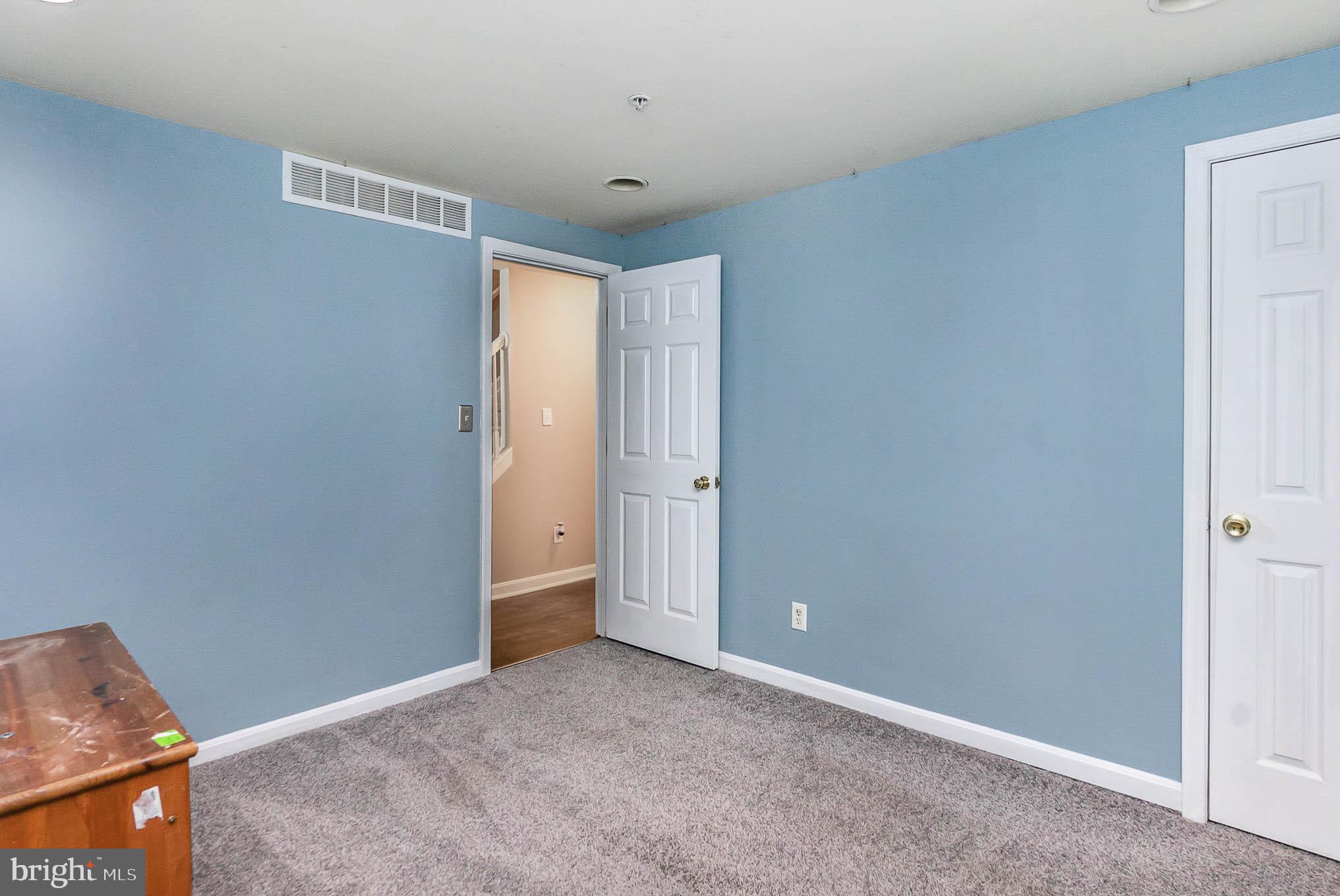 BOSTON COURTS - Residential