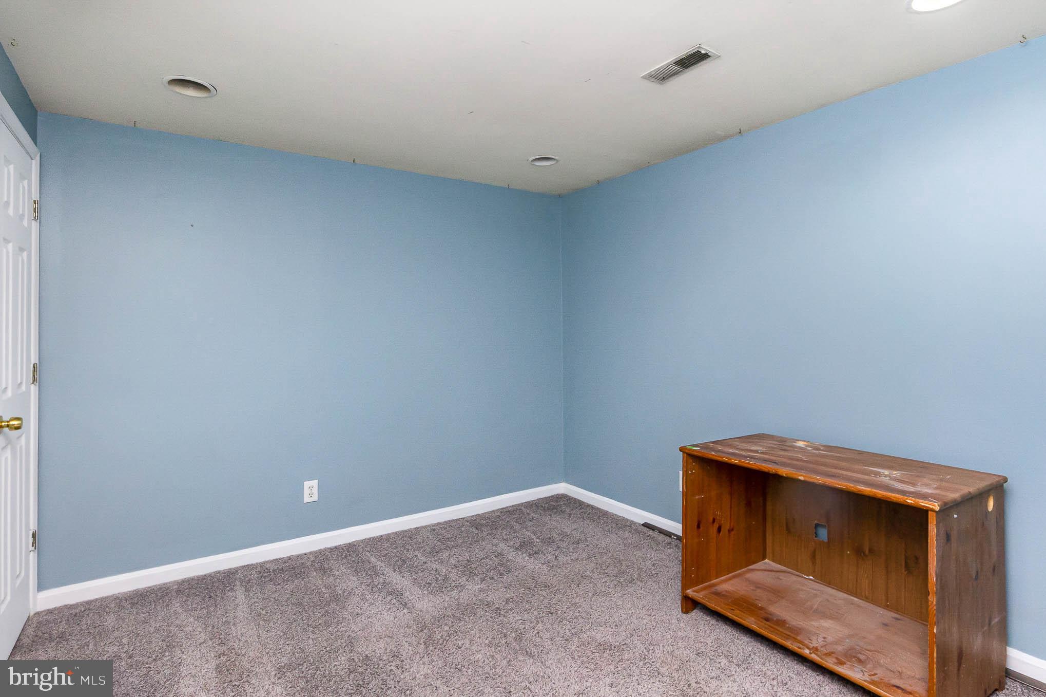 BOSTON COURTS - Residential