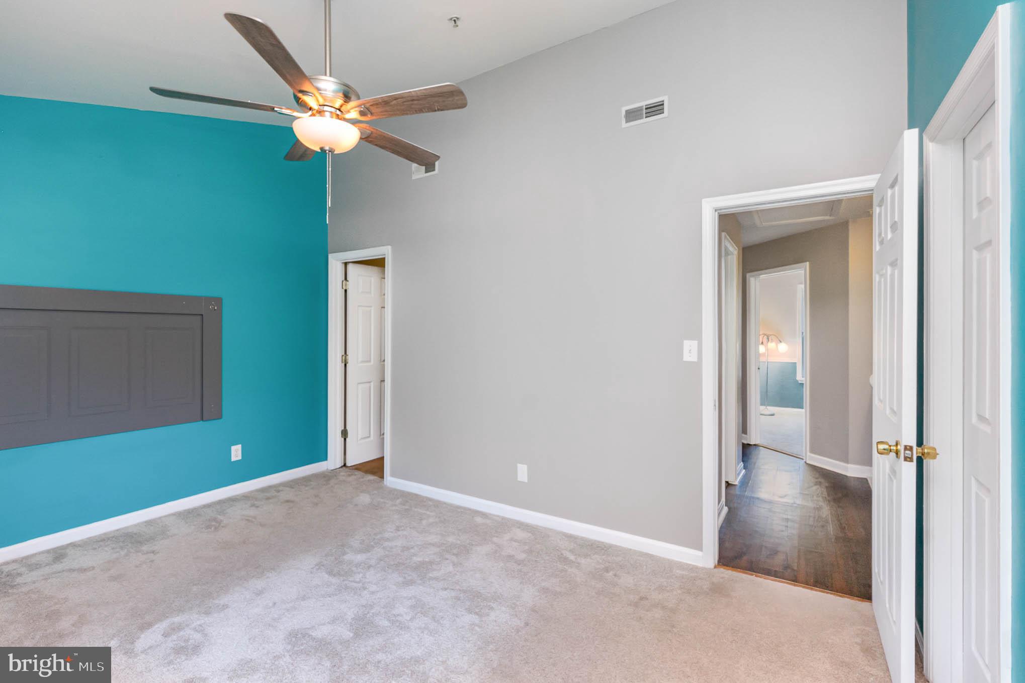 BOSTON COURTS - Residential