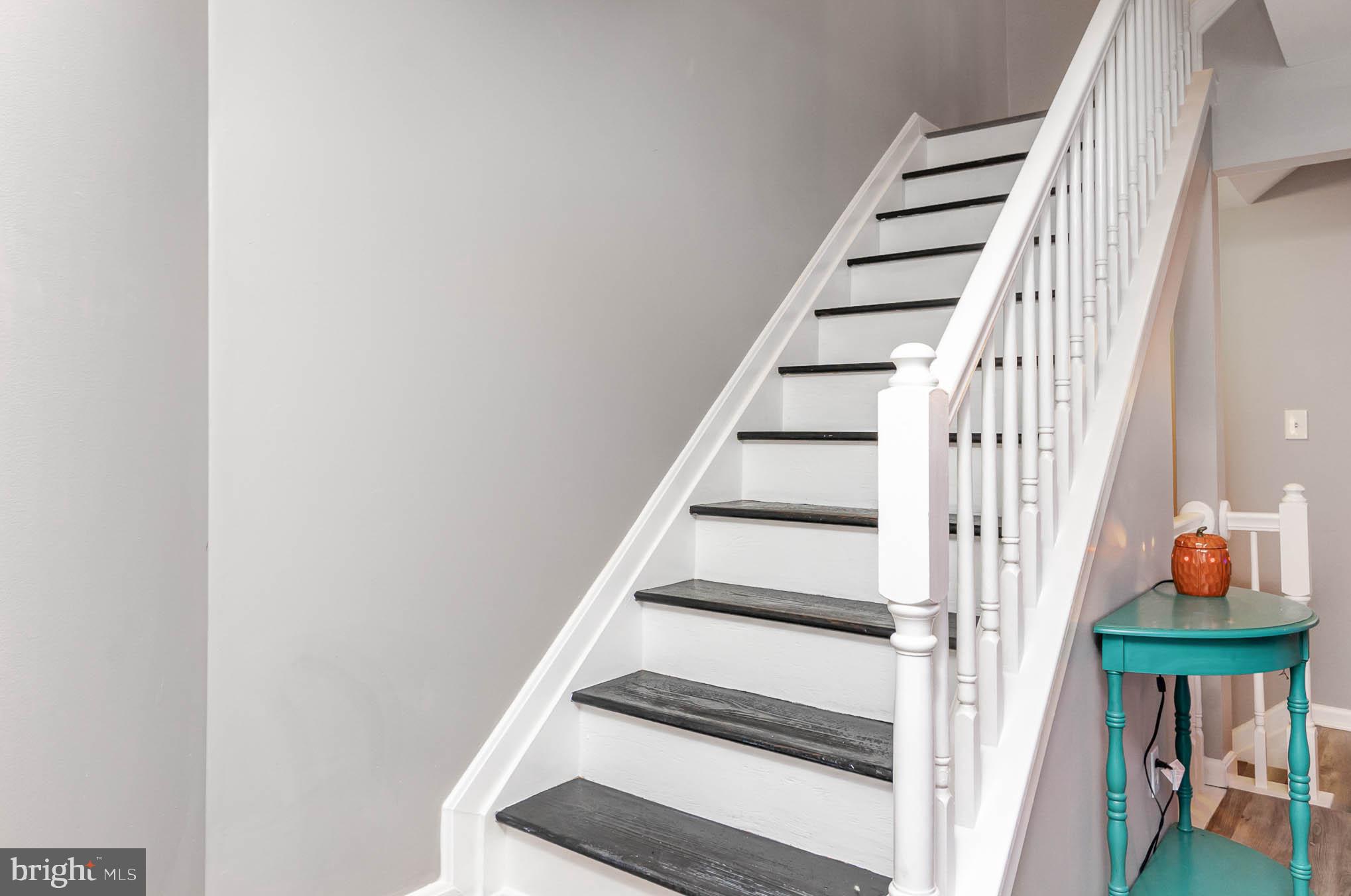 BOSTON COURTS - Residential