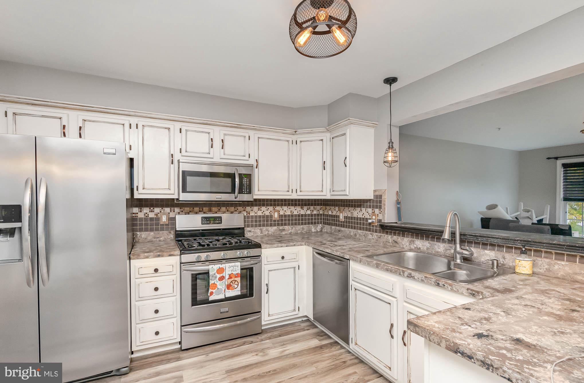 BOSTON COURTS - Residential