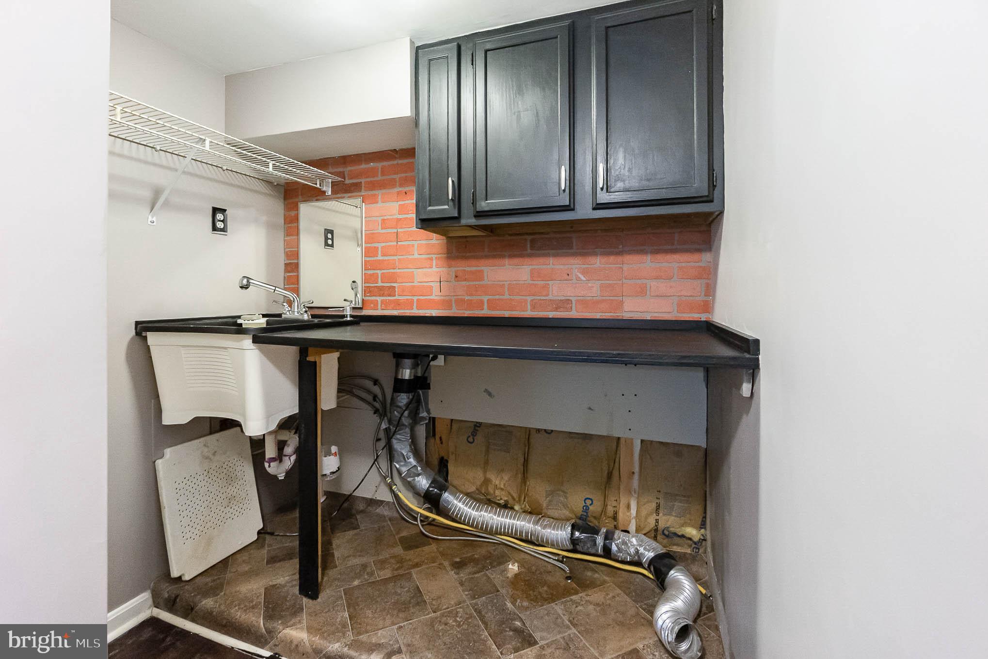 BOSTON COURTS - Residential