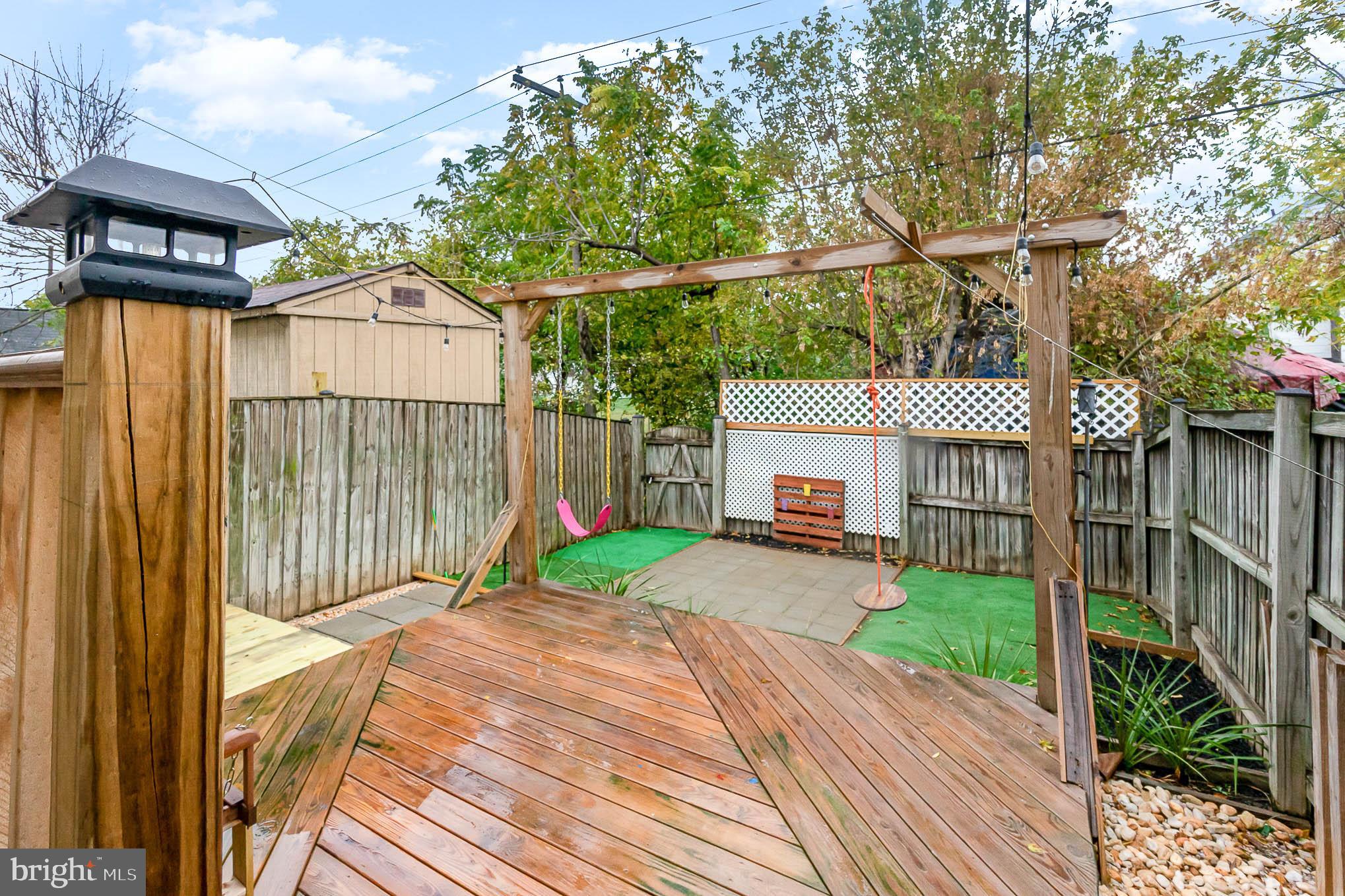 BOSTON COURTS - Residential