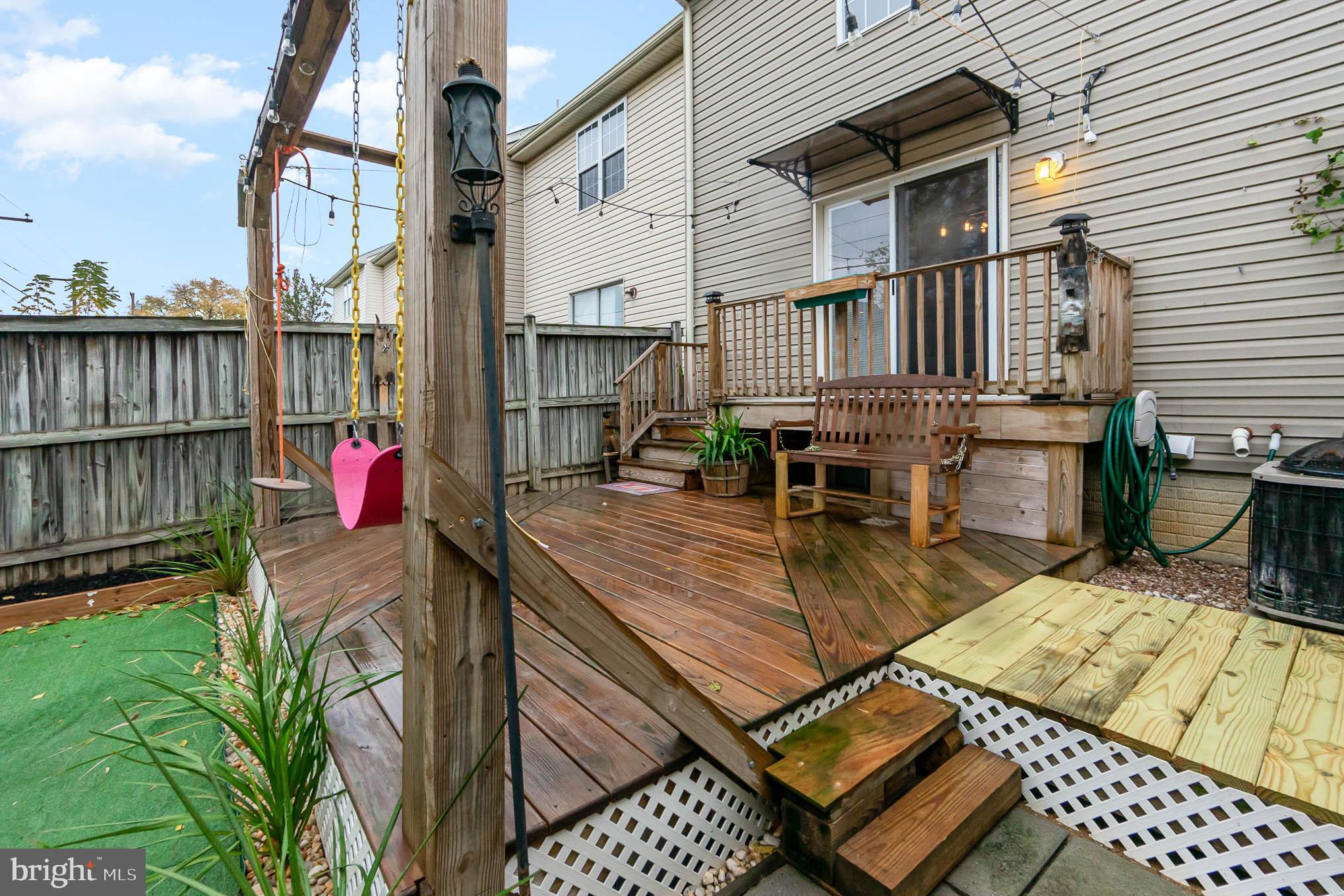 BOSTON COURTS - Residential