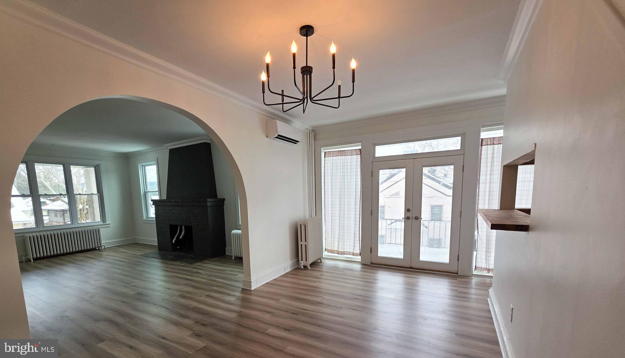 8 S LOS ROBLES COURT