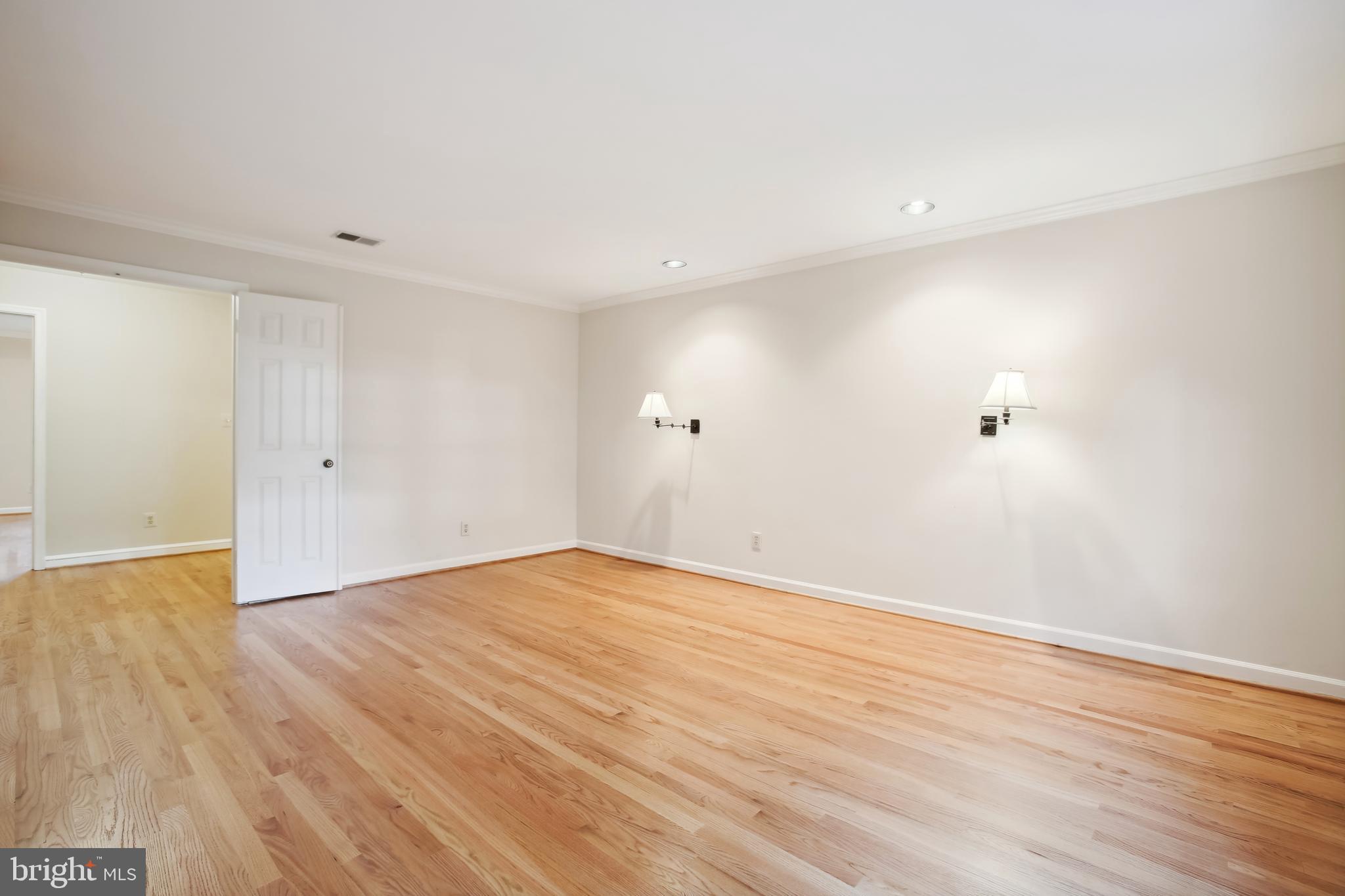 LANDMARK MEWS - Residential Lease