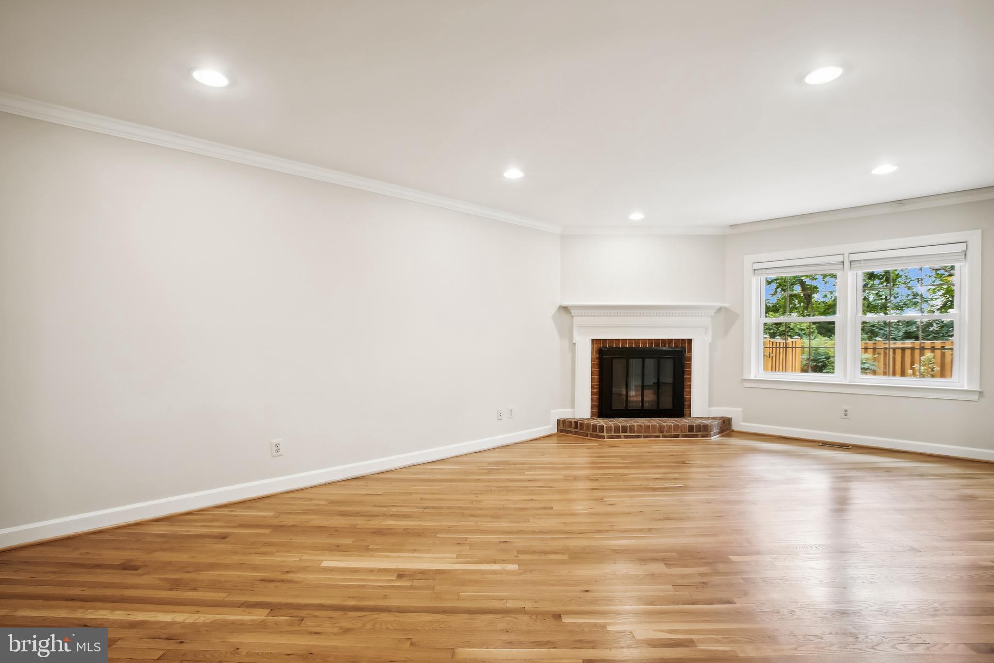 LANDMARK MEWS - Residential Lease