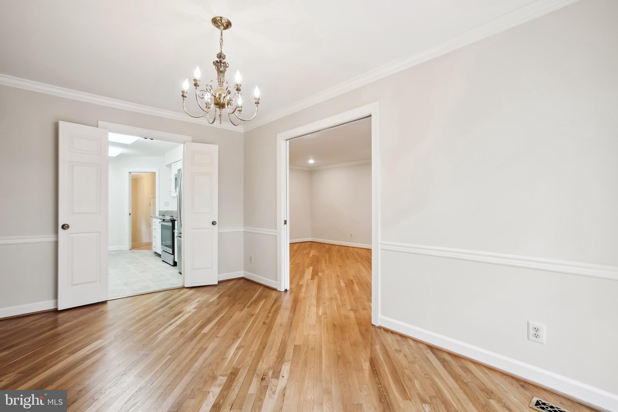 LANDMARK MEWS - Residential Lease