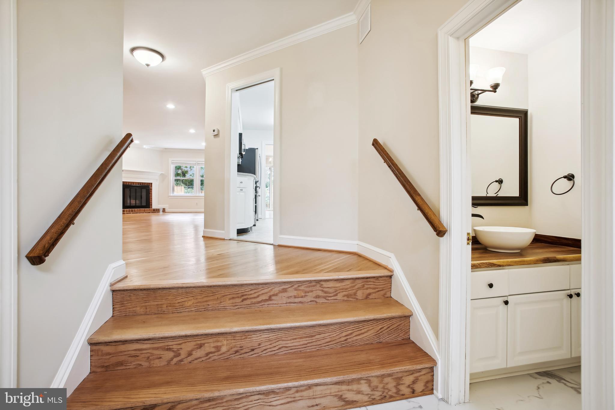 LANDMARK MEWS - Residential Lease