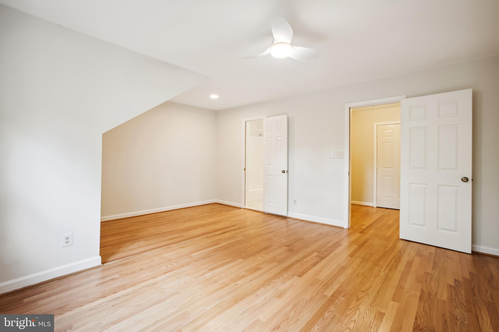 LANDMARK MEWS - Residential Lease