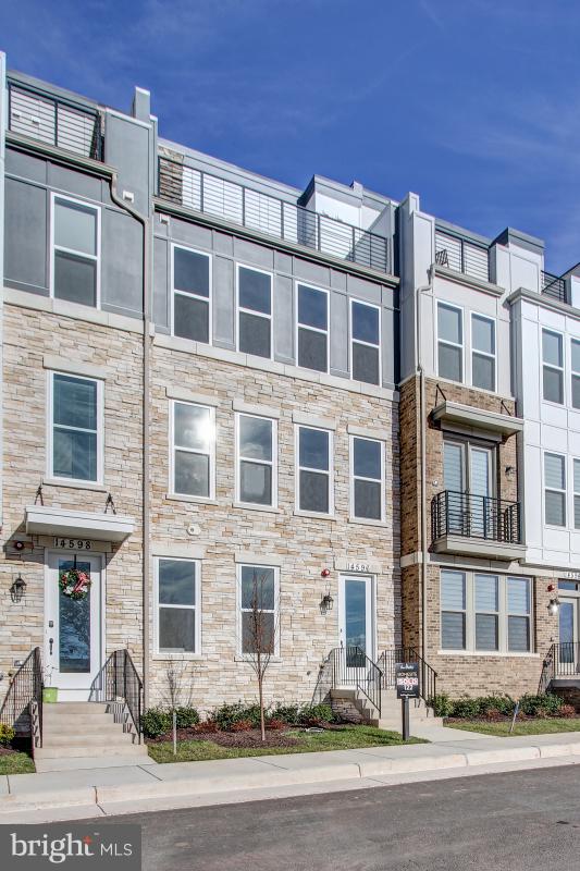 PRESERVE AT WESTFIELDS - Residential Lease