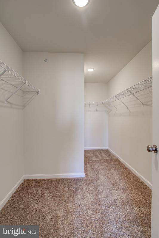 PRESERVE AT WESTFIELDS - Residential Lease