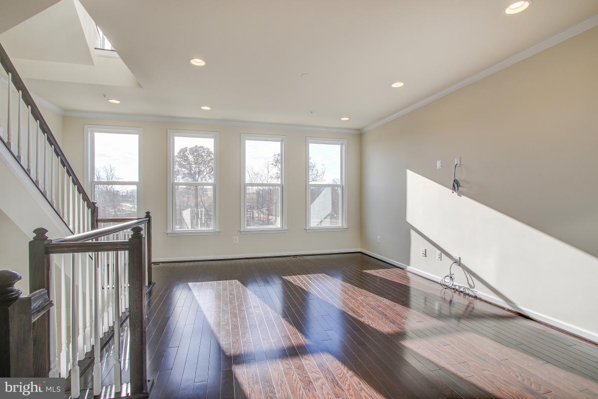 PRESERVE AT WESTFIELDS - Residential Lease