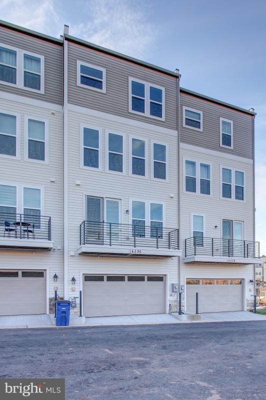 PRESERVE AT WESTFIELDS - Residential Lease