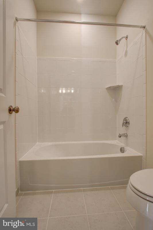 PRESERVE AT WESTFIELDS - Residential Lease