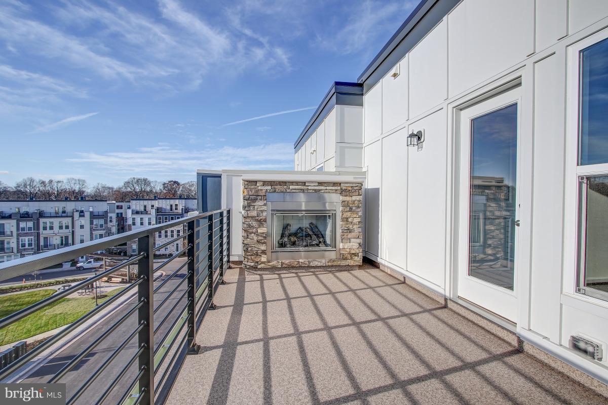 PRESERVE AT WESTFIELDS - Residential Lease