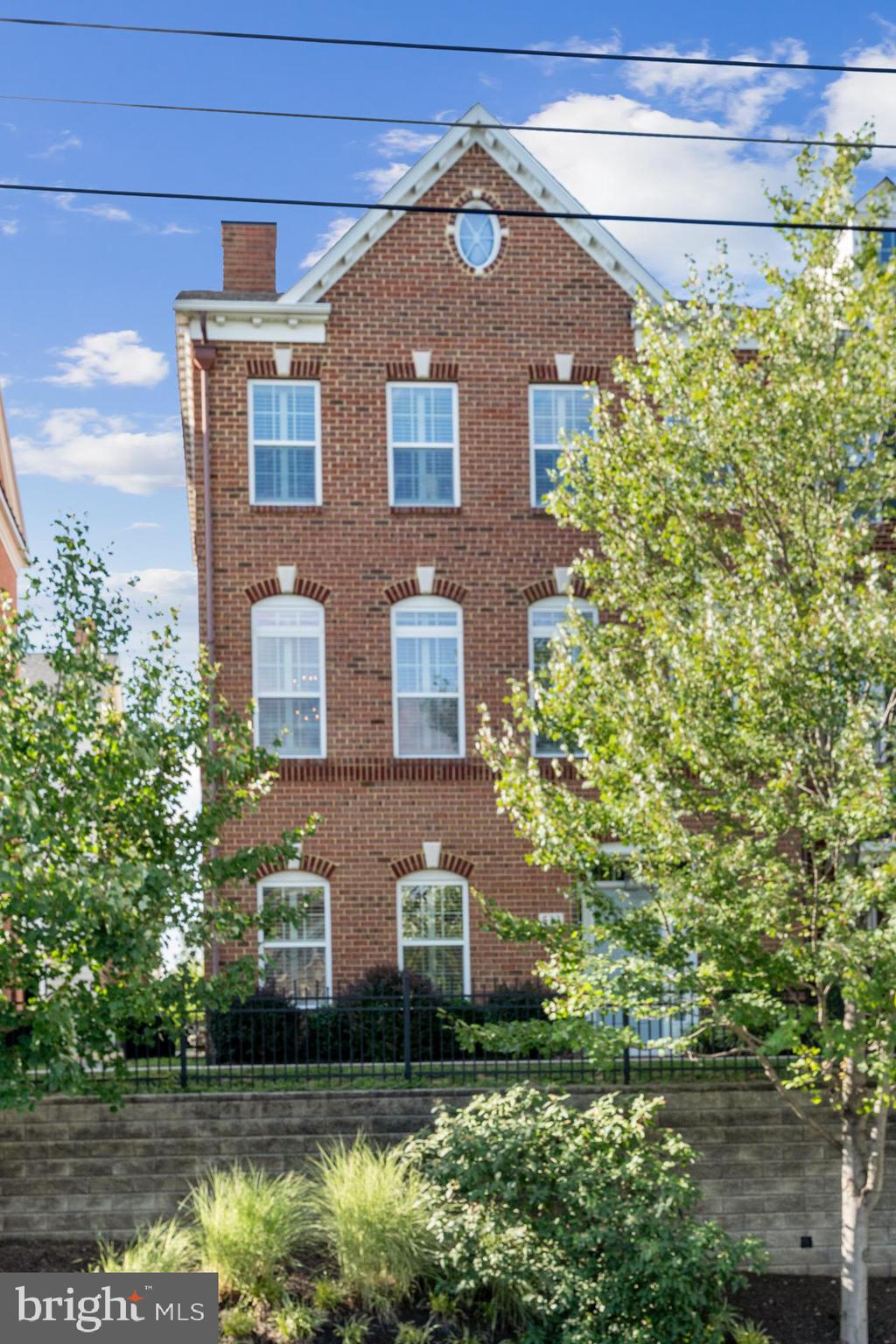 HIGHPNTE AT SHANAHAN - Residential