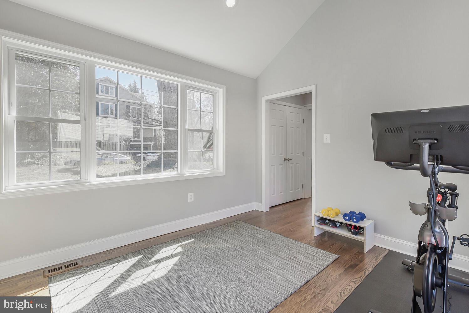 GREENWICH FOREST - Residential