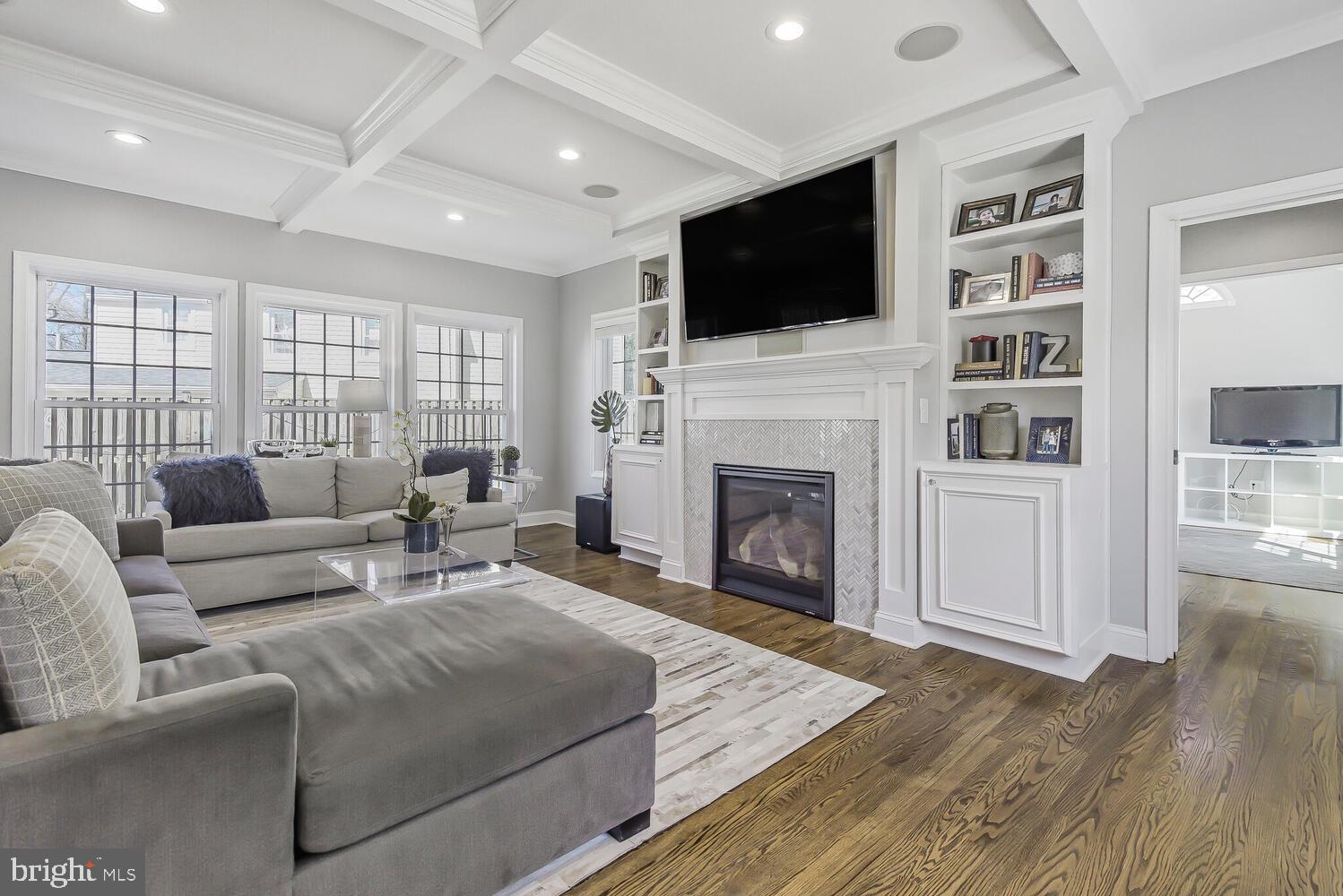 GREENWICH FOREST - Residential