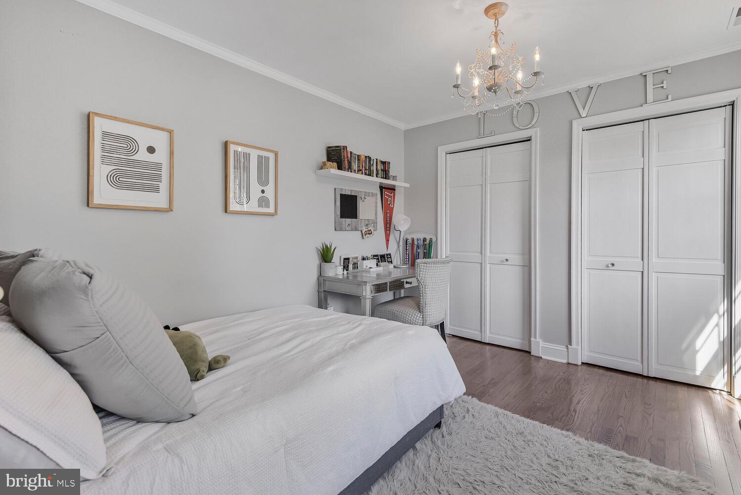 GREENWICH FOREST - Residential