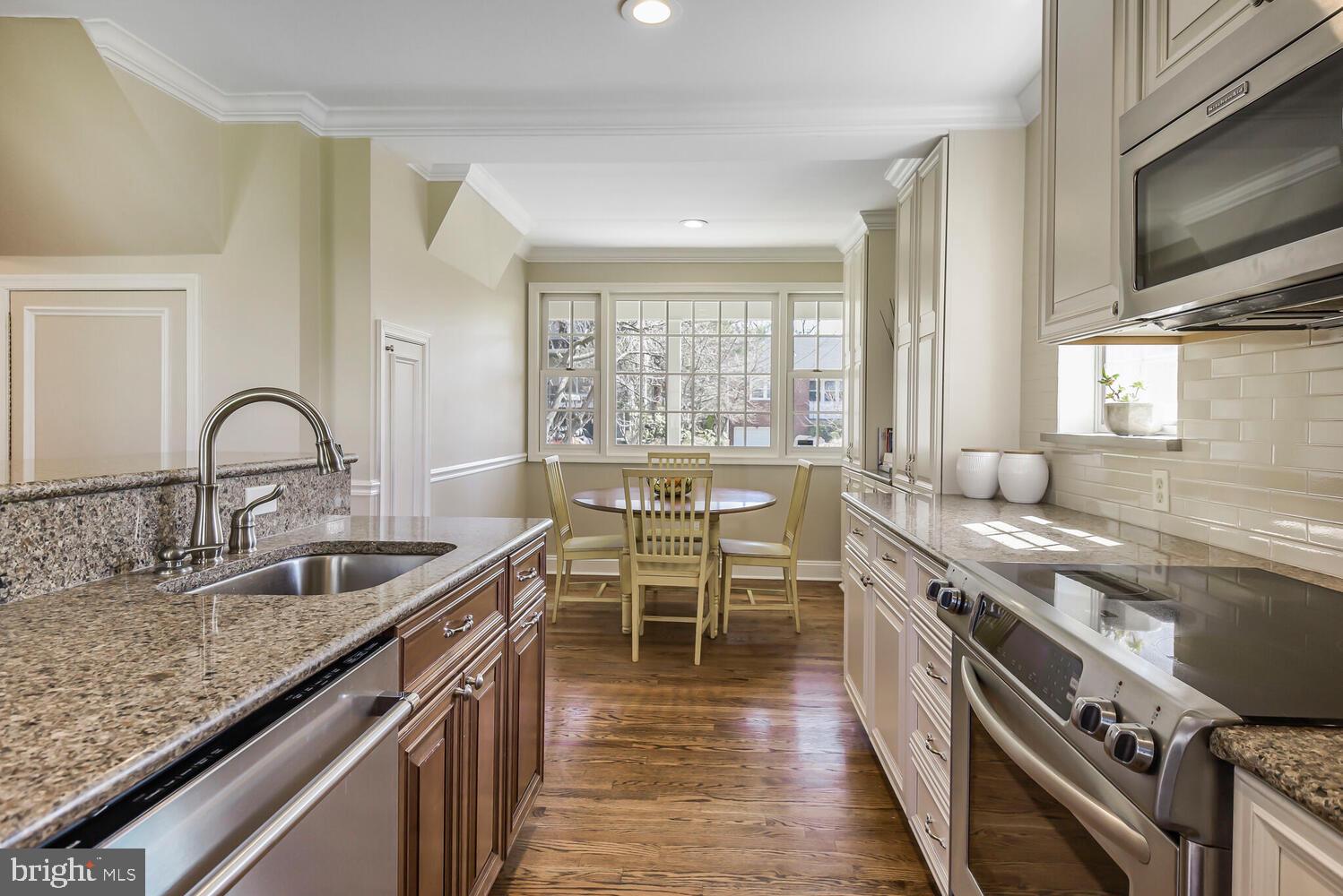 GREENWICH FOREST - Residential