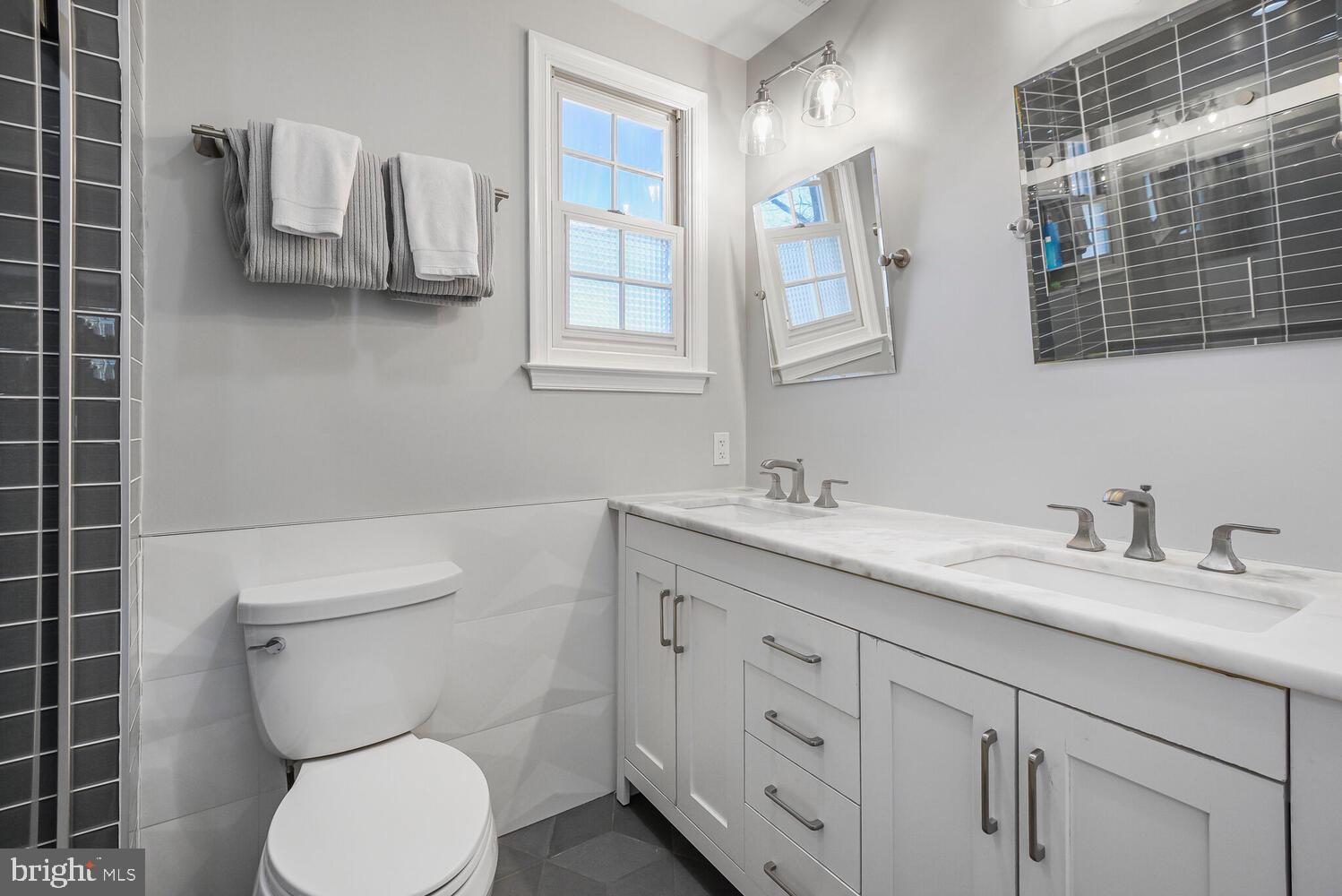 GREENWICH FOREST - Residential