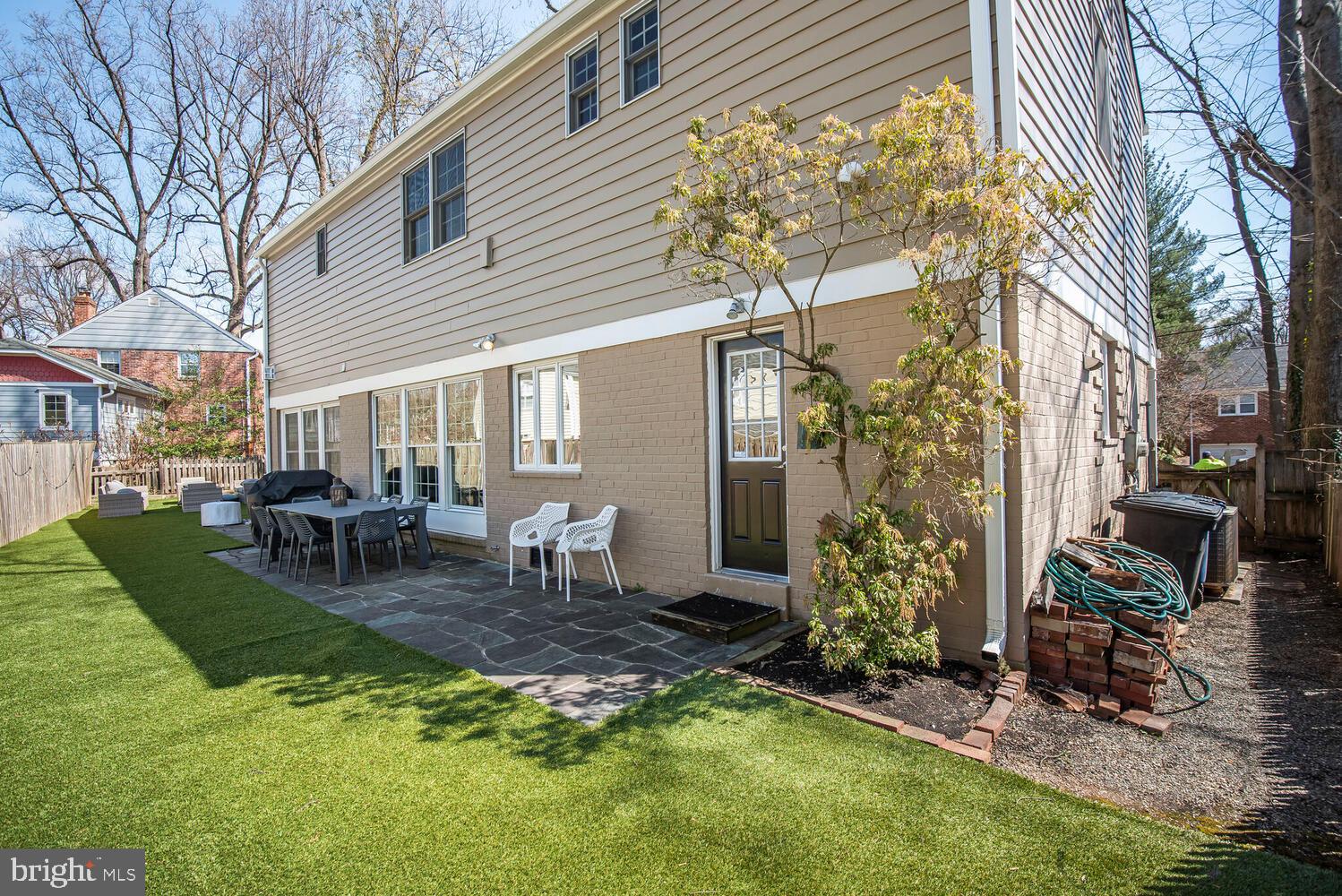 GREENWICH FOREST - Residential