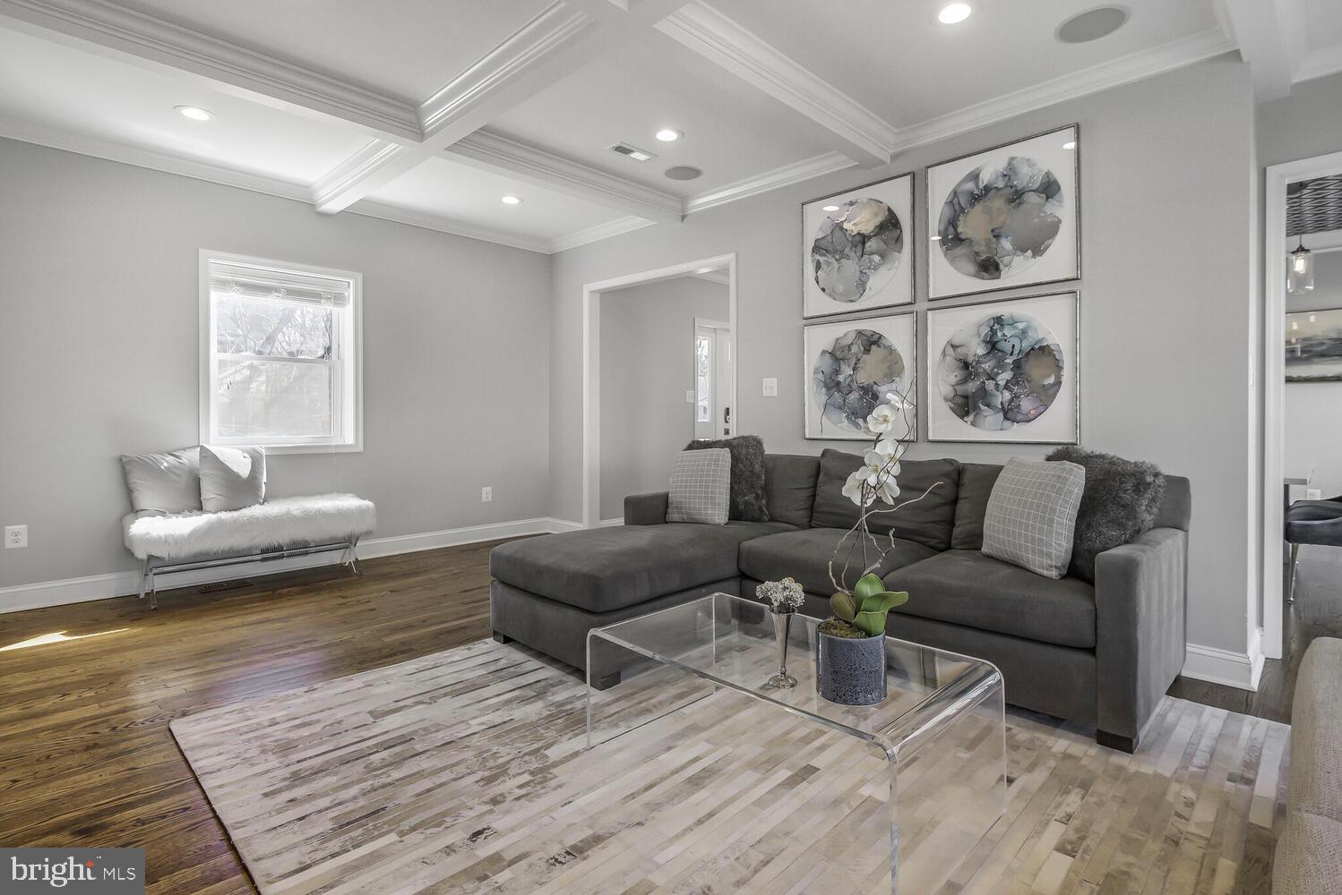 GREENWICH FOREST - Residential