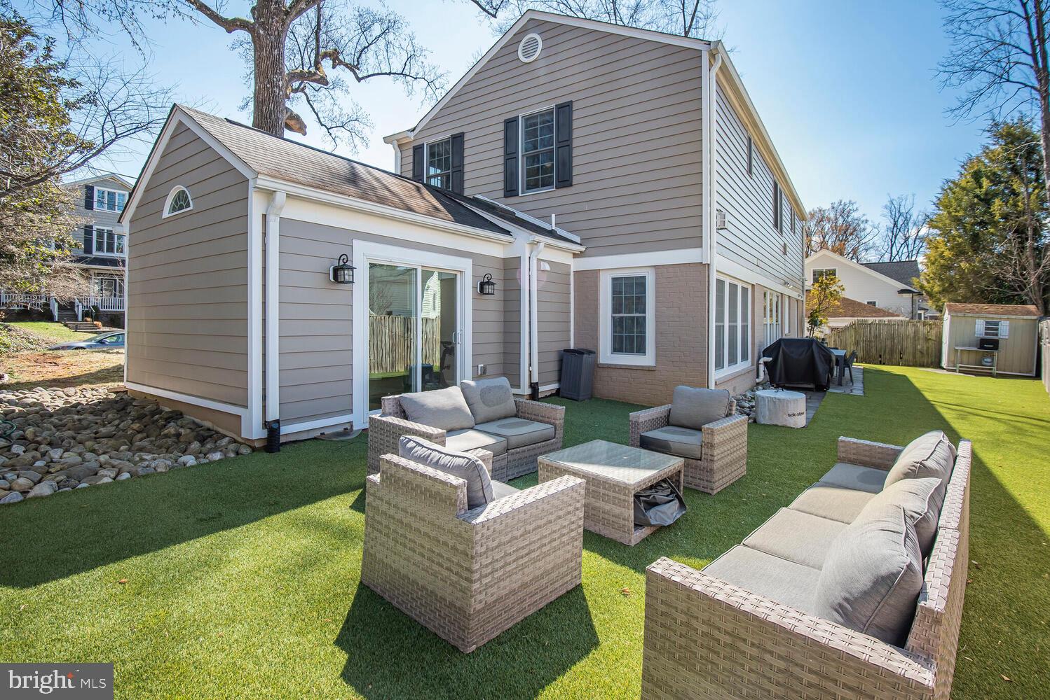 GREENWICH FOREST - Residential