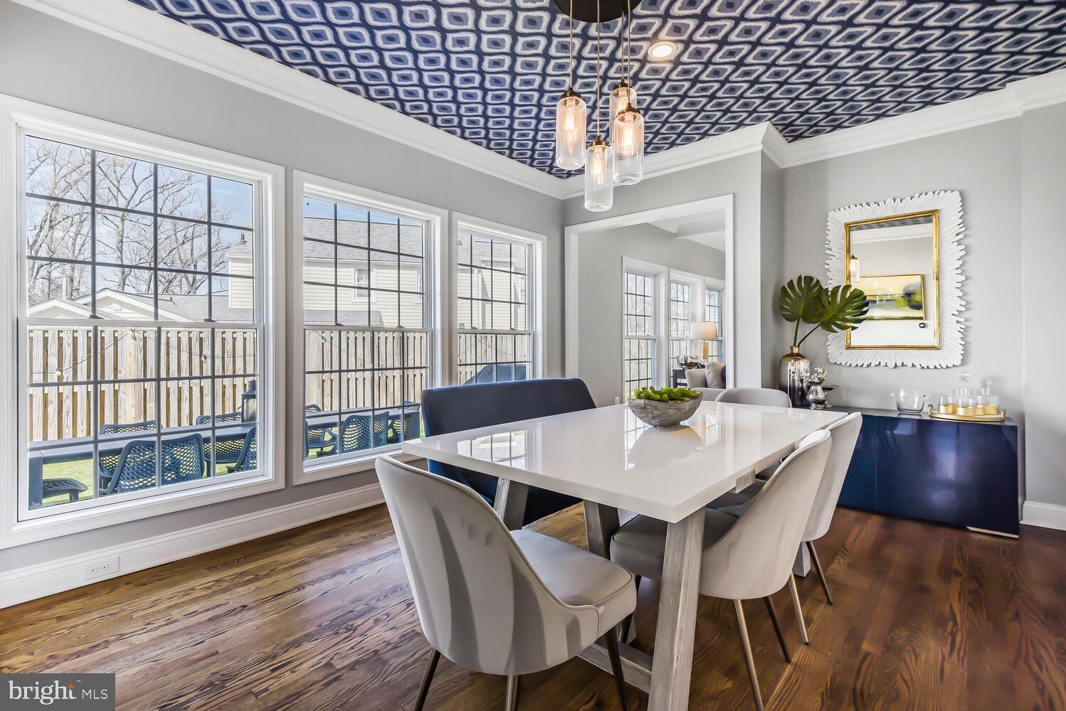 GREENWICH FOREST - Residential