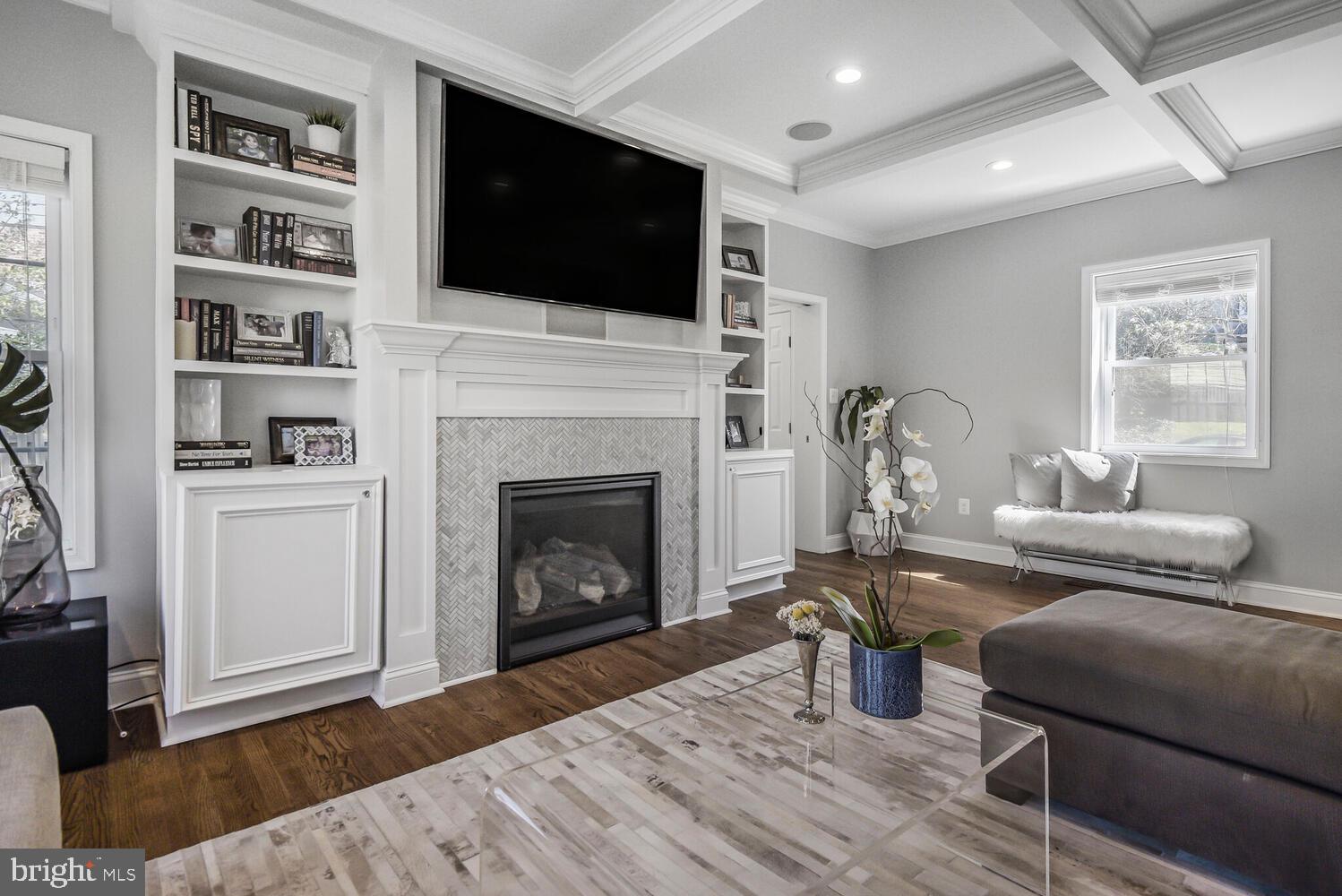 GREENWICH FOREST - Residential