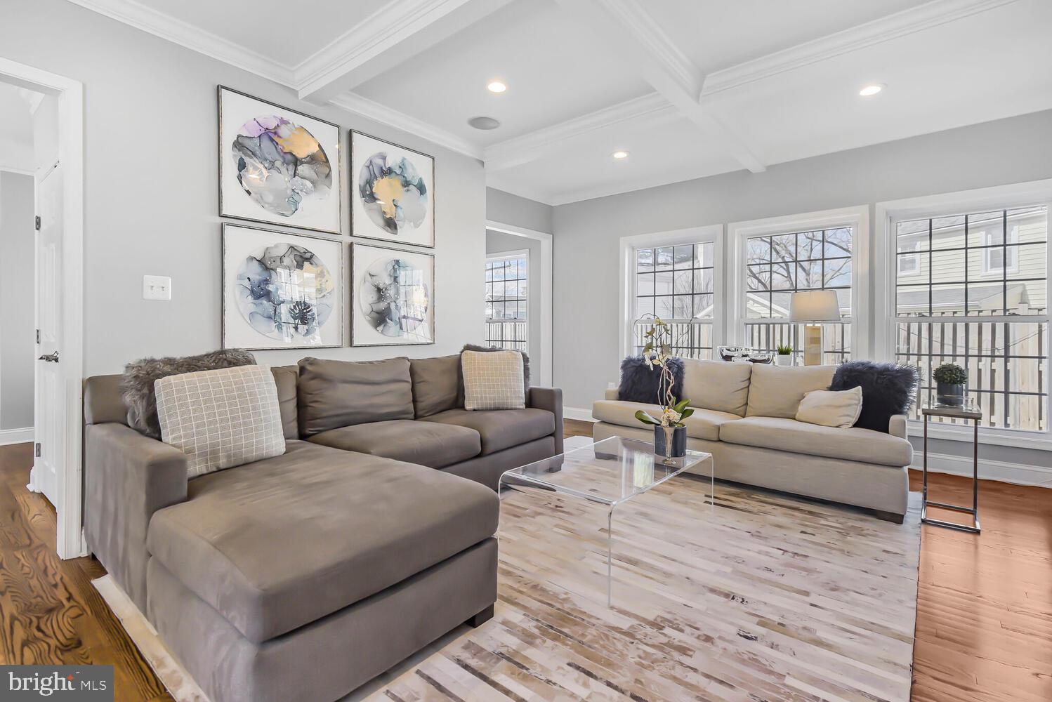 GREENWICH FOREST - Residential