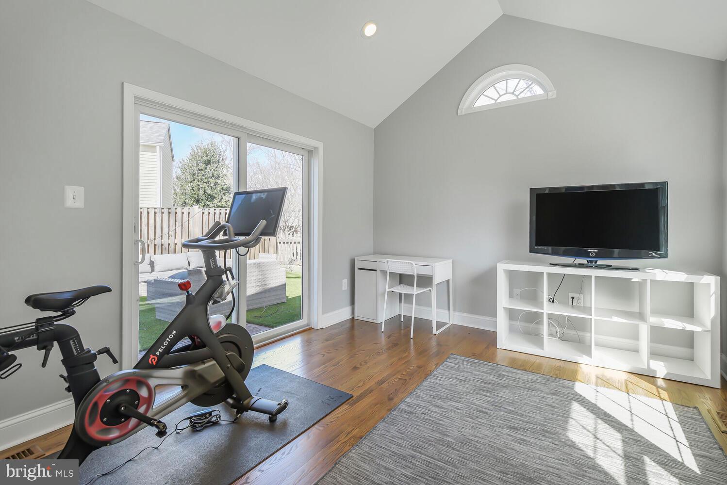 GREENWICH FOREST - Residential