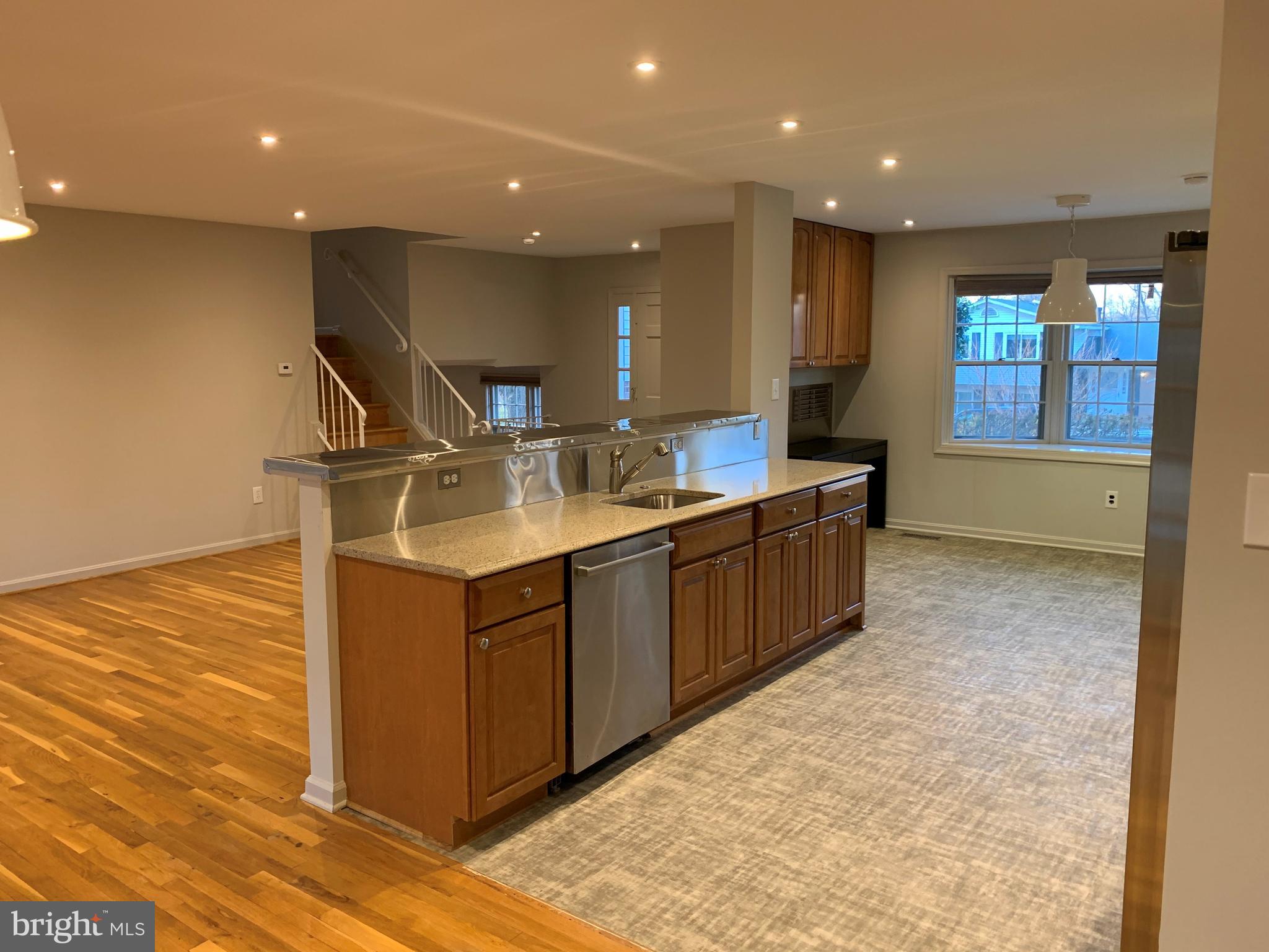 LAKEVALE ESTATES - Residential Lease