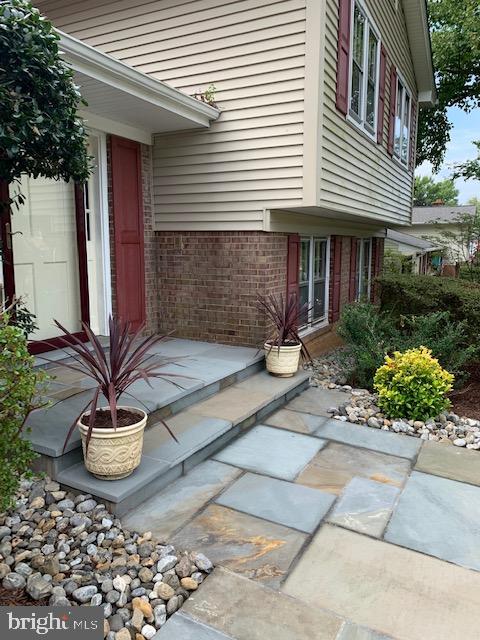 LAKEVALE ESTATES - Residential Lease