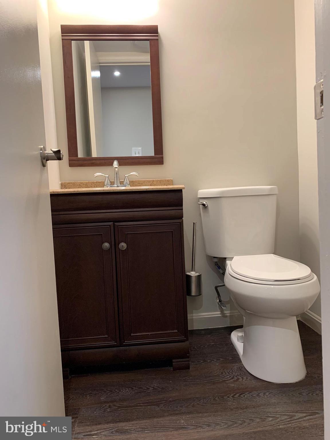 LAKEVALE ESTATES - Residential Lease