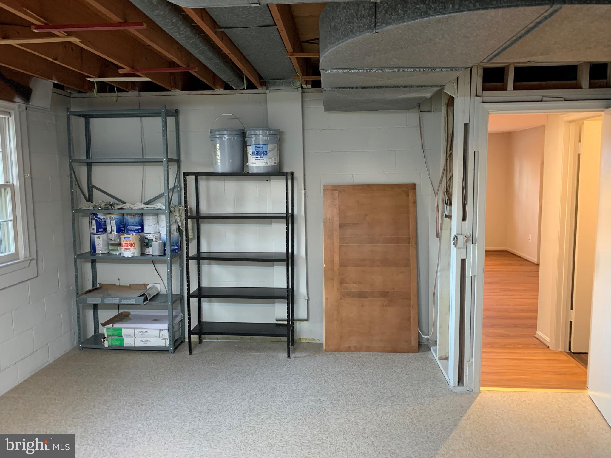 LAKEVALE ESTATES - Residential Lease