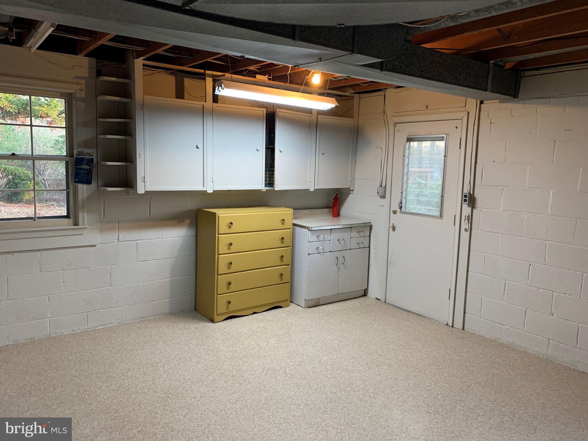 LAKEVALE ESTATES - Residential Lease