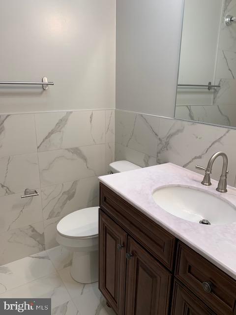 LAKEVALE ESTATES - Residential Lease