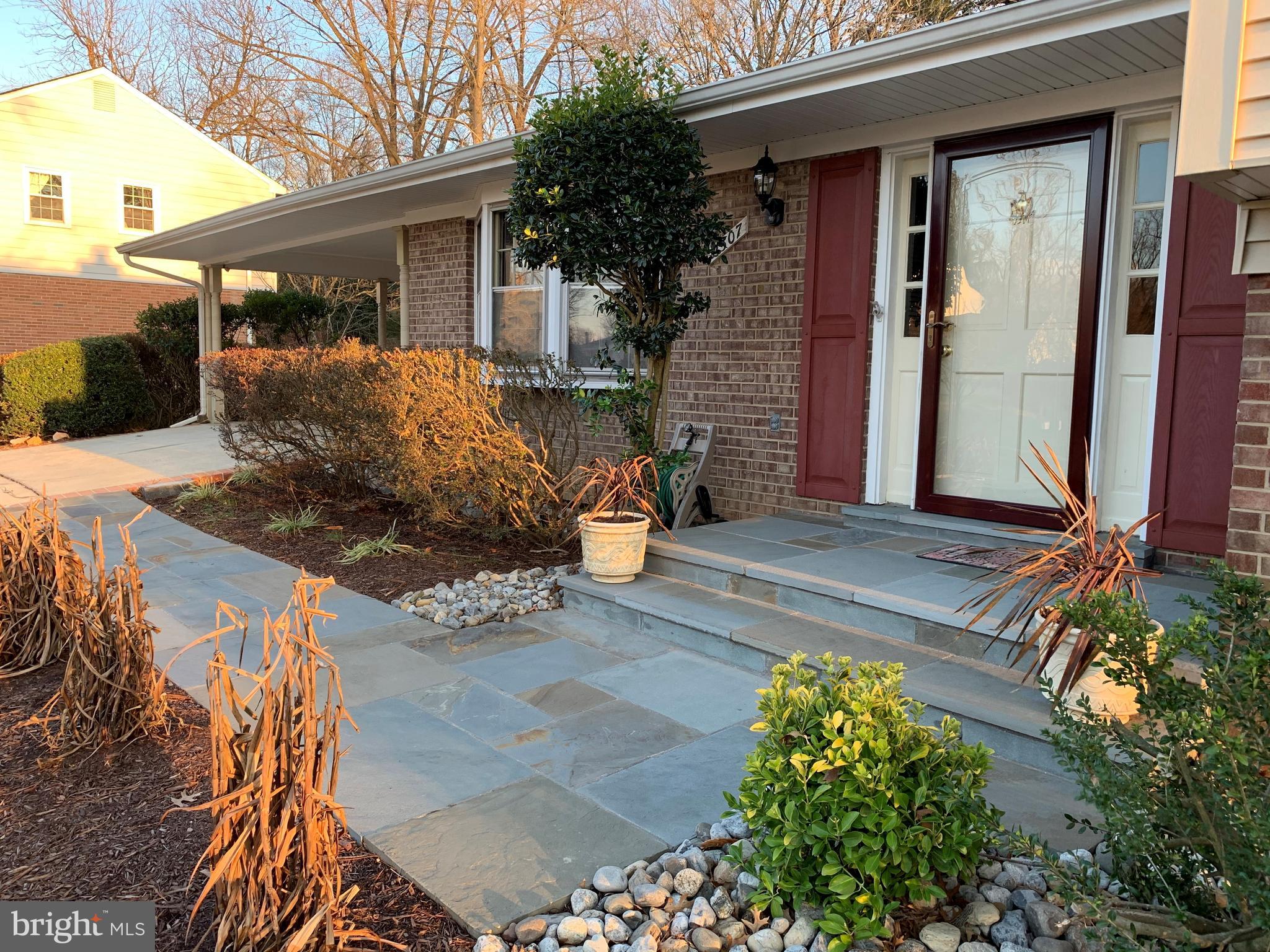 LAKEVALE ESTATES - Residential Lease