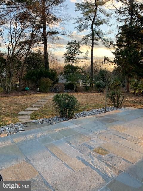 LAKEVALE ESTATES - Residential Lease