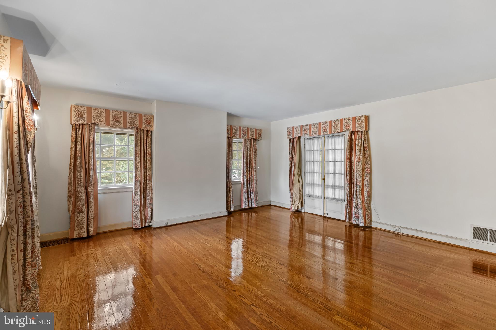 HOMELAND HISTORIC DISTRICT - Residential