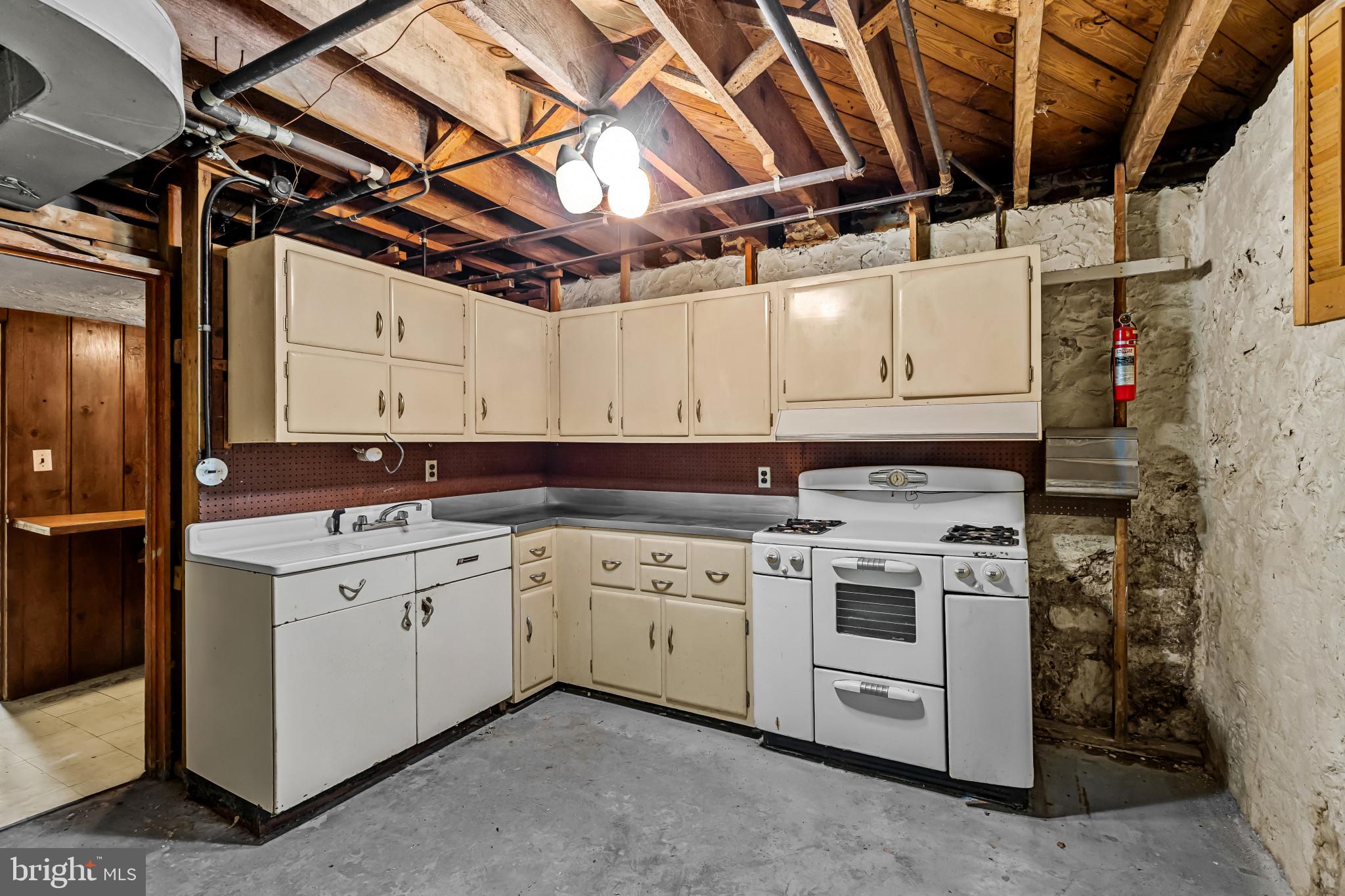 HOMELAND HISTORIC DISTRICT - Residential