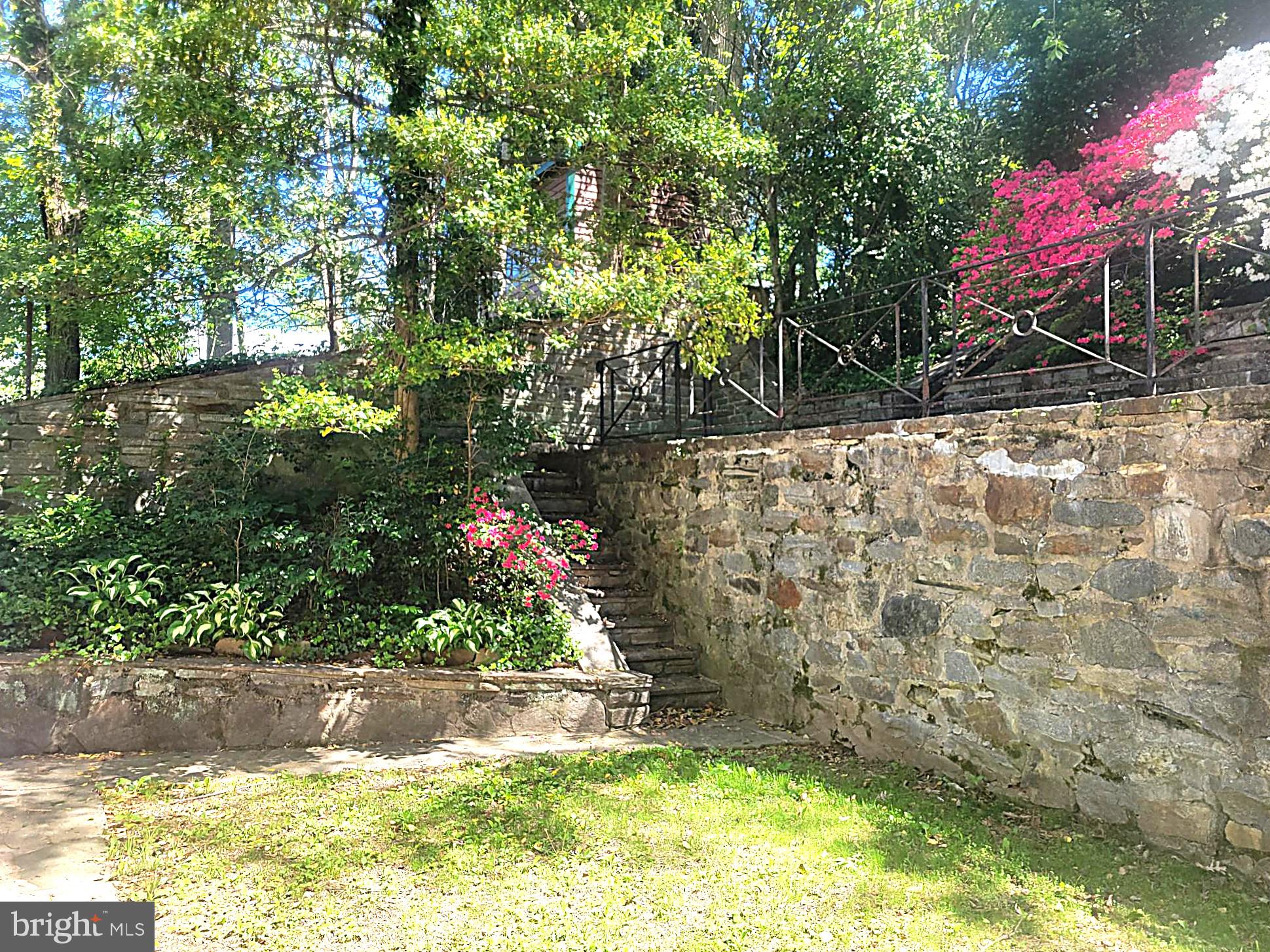 HOMELAND HISTORIC DISTRICT - Residential