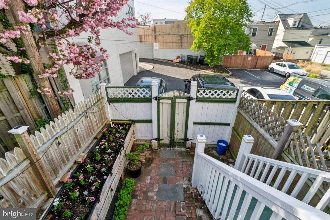 HAMPDEN HISTORIC DISTRICT - Residential