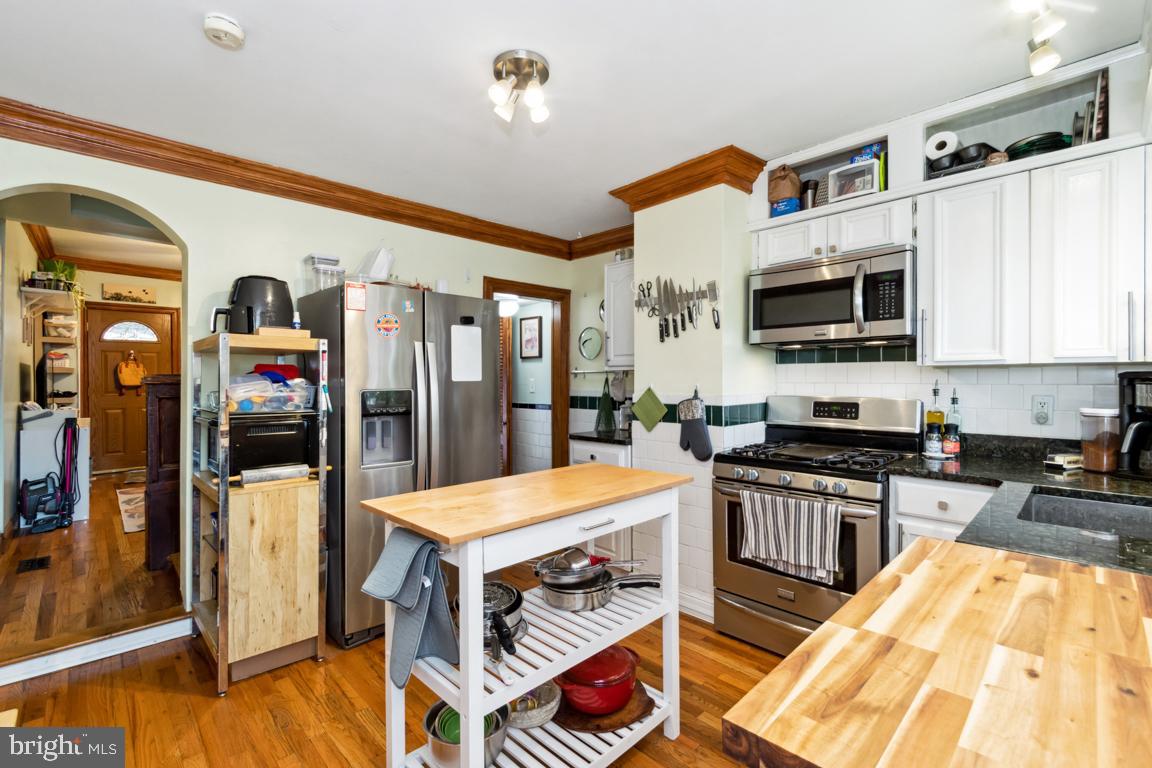 HAMPDEN HISTORIC DISTRICT - Residential