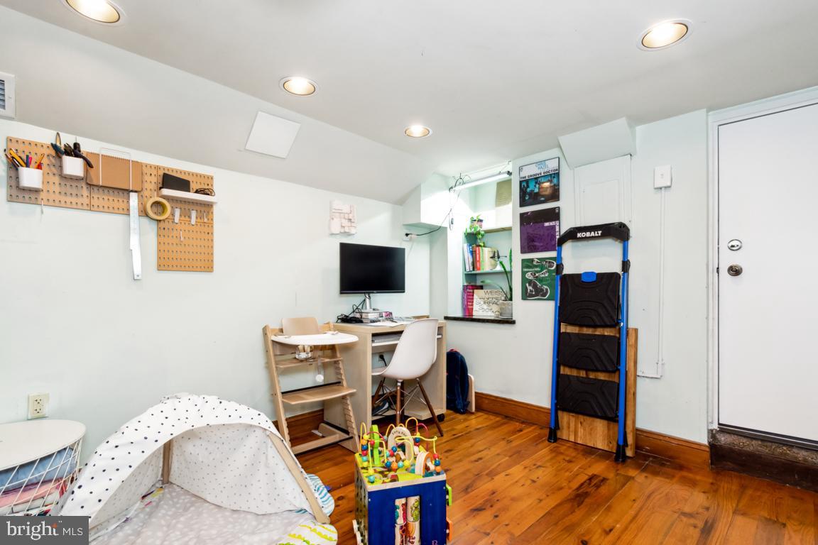 HAMPDEN HISTORIC DISTRICT - Residential