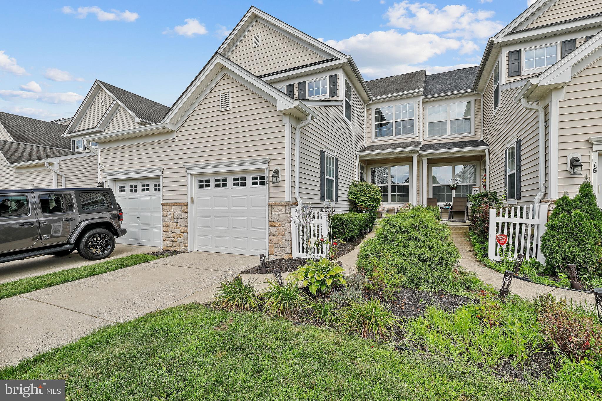 18 SPINNAKER DRIVE